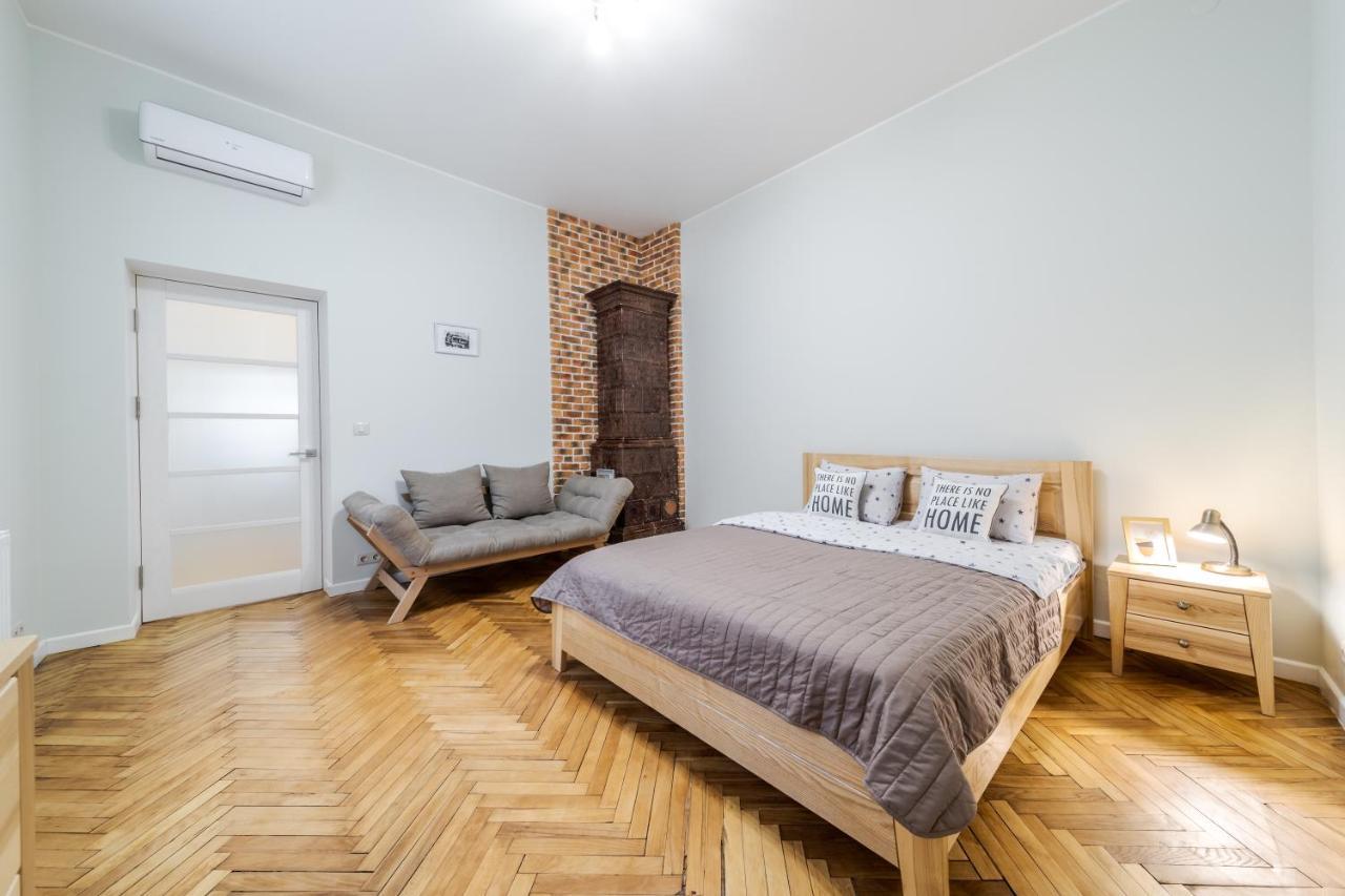Inshiapartments On Teodora Square Lviv Exterior foto