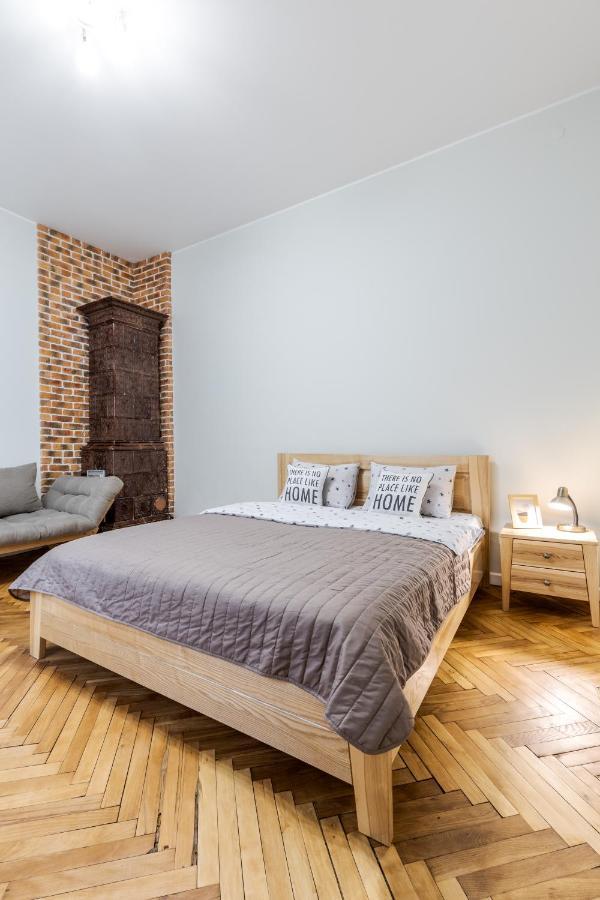 Inshiapartments On Teodora Square Lviv Exterior foto